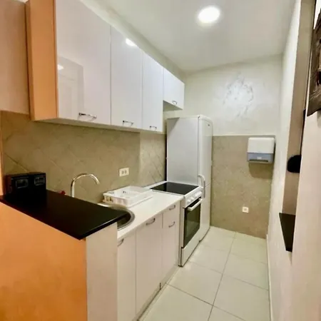 Sis Villa *